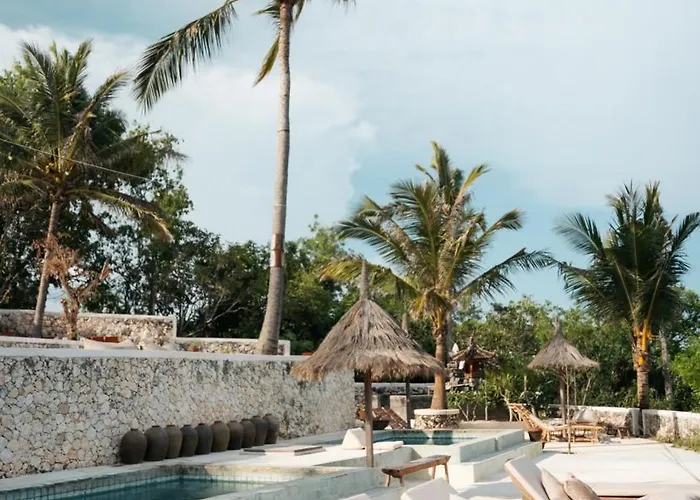 The Raja Lima Hotel Polilit